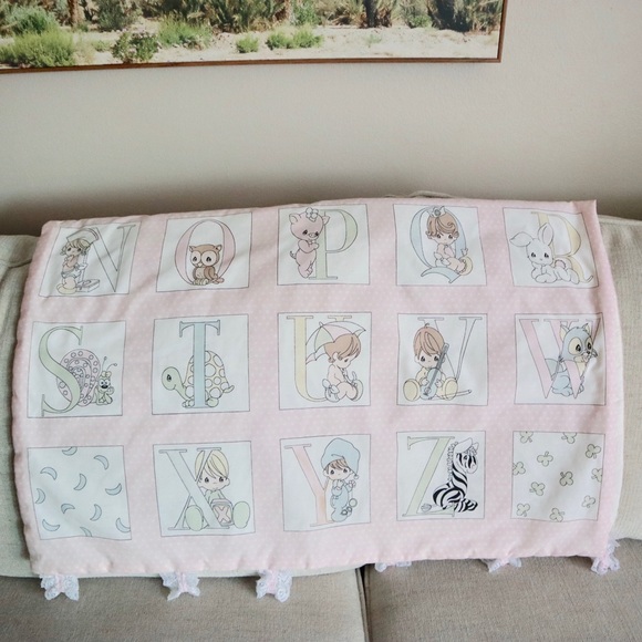 Vintage handmade alphabet hanging quilt - Picture 5 of 6